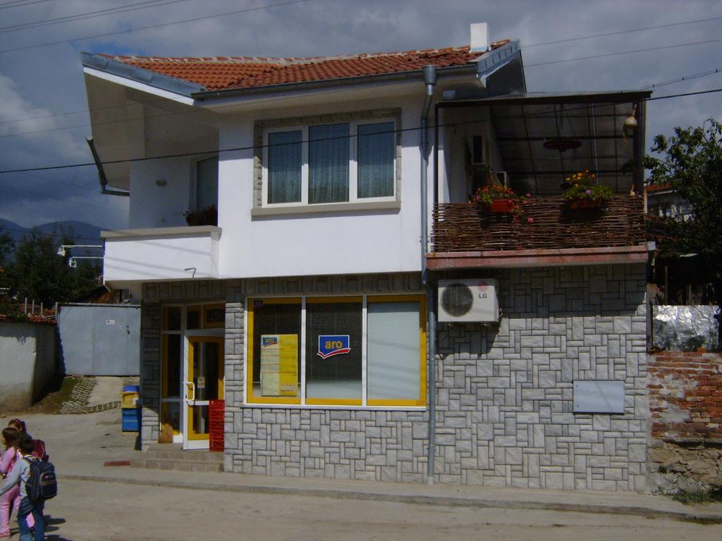 Georgievi Guest House Kalofer Exterior photo